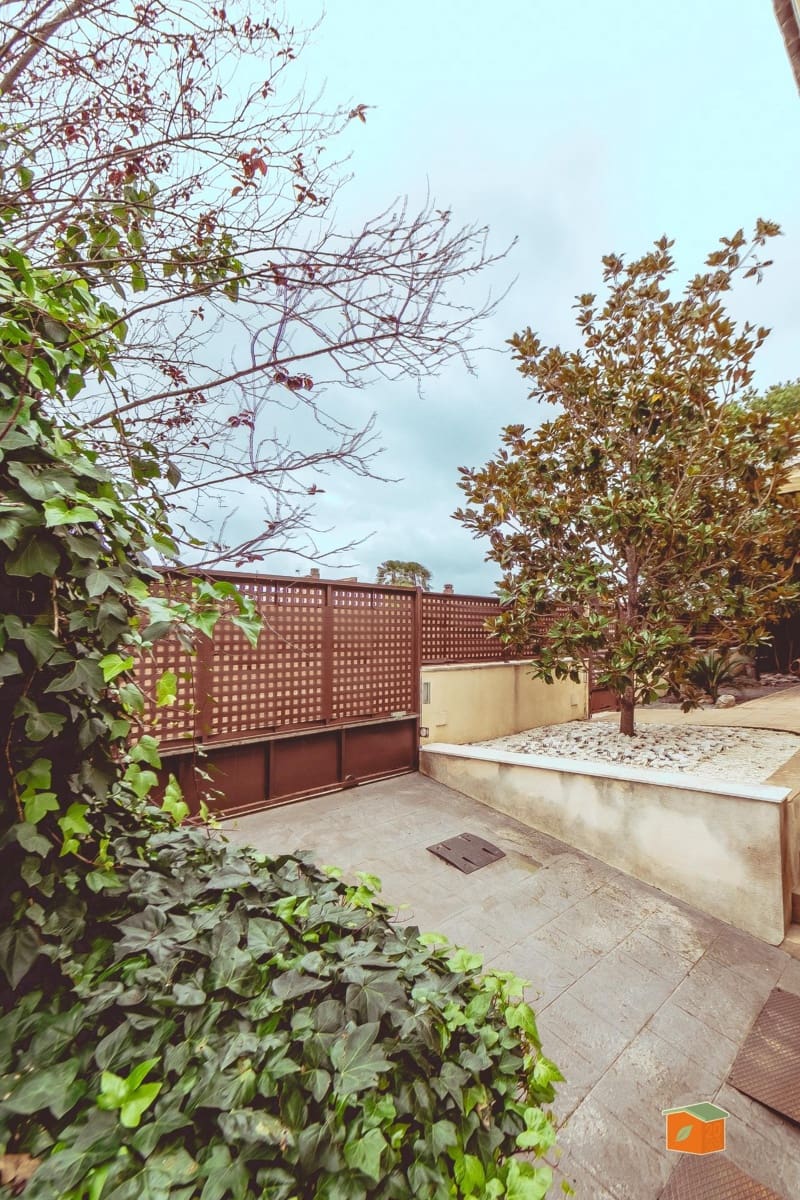 4 soveværelse Villa til salg i Santa Barbara med garage - € 345.000 (Ref: 8189532)