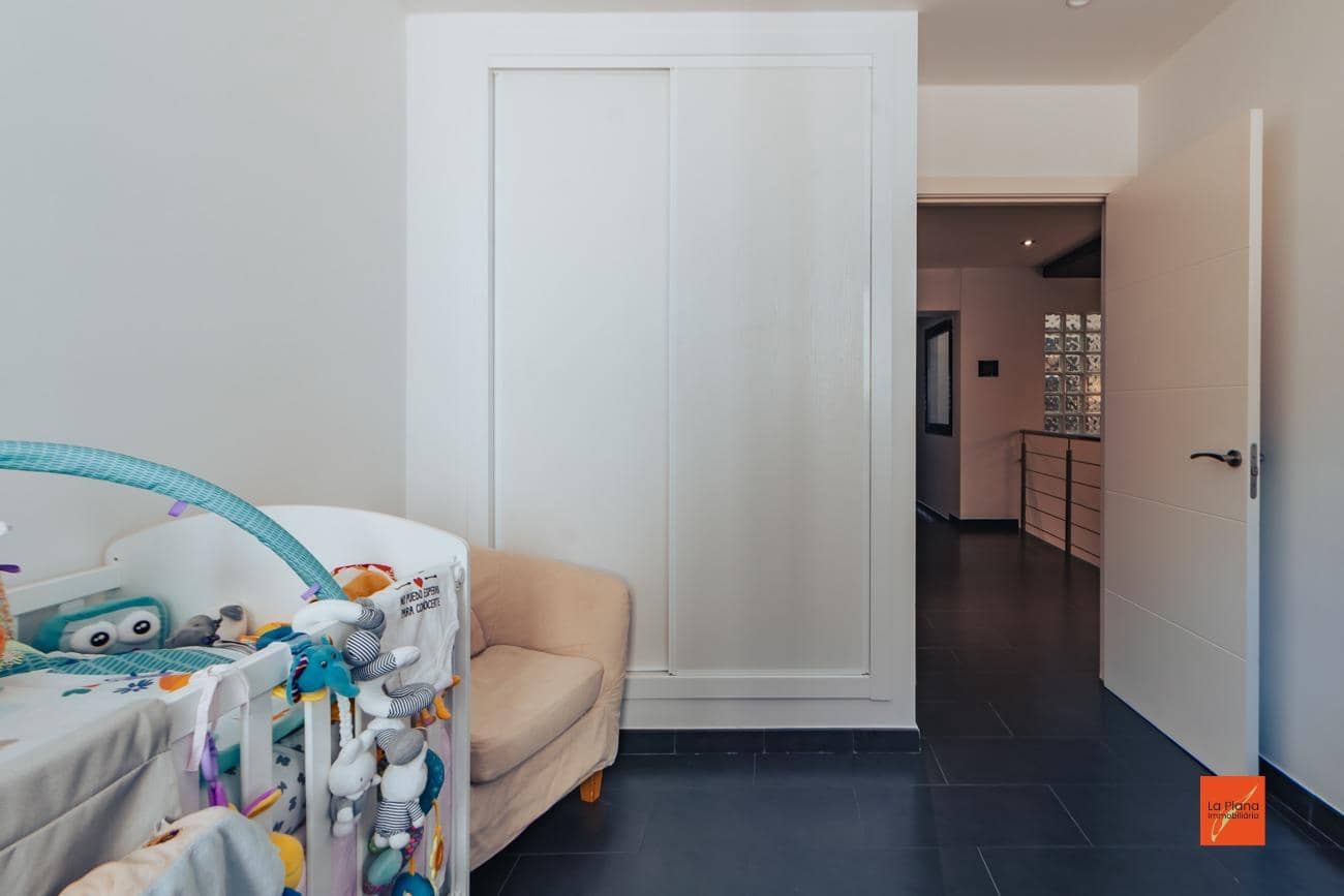 3 soveværelse Rækkehus til salg i Tortosa med garage - € 310.000 (Ref: 8247612)