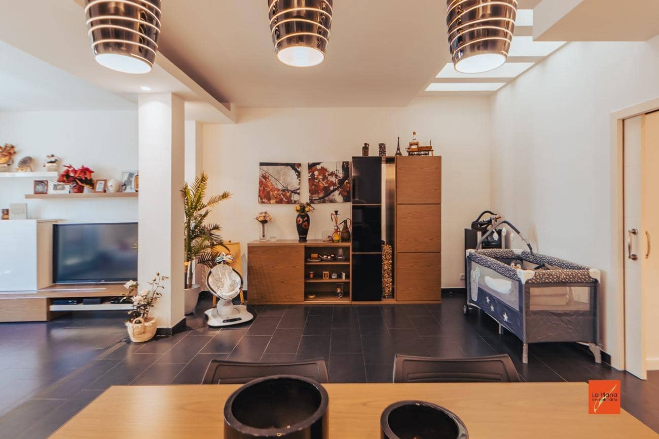 3 soveværelse Rækkehus til salg i Tortosa med garage - € 310.000 (Ref: 8247612)