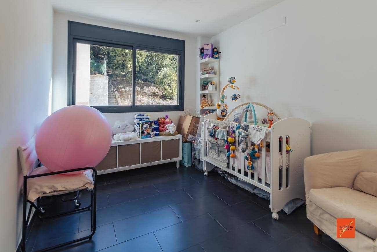 3 soveværelse Rækkehus til salg i Tortosa med garage - € 310.000 (Ref: 8247612)