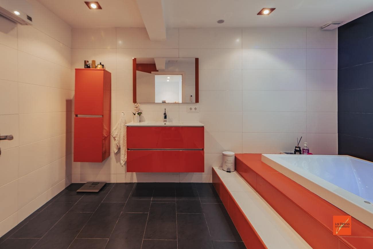 3 soveværelse Rækkehus til salg i Tortosa med garage - € 310.000 (Ref: 8247612)