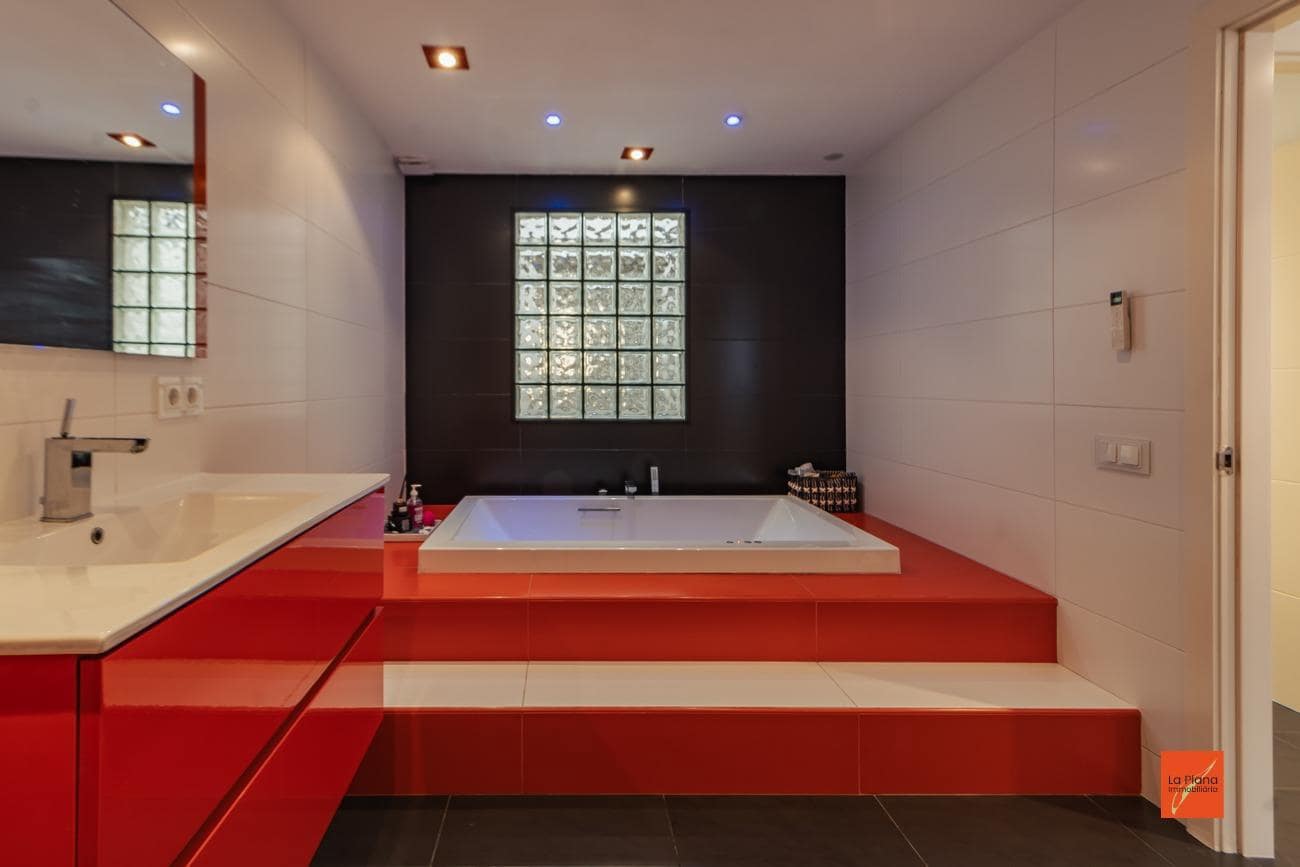 3 soveværelse Rækkehus til salg i Tortosa med garage - € 310.000 (Ref: 8247612)