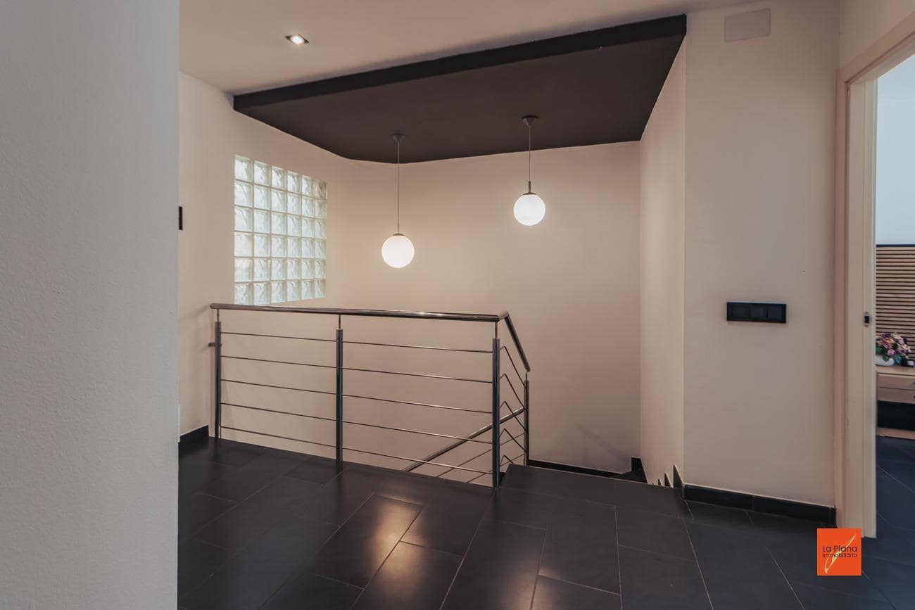 3 soveværelse Rækkehus til salg i Tortosa med garage - € 310.000 (Ref: 8247612)