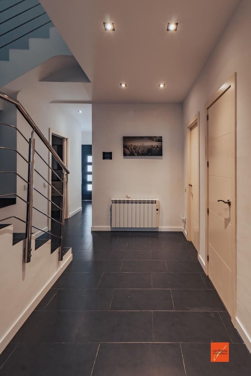 3 soveværelse Rækkehus til salg i Tortosa med garage - € 310.000 (Ref: 8247612)