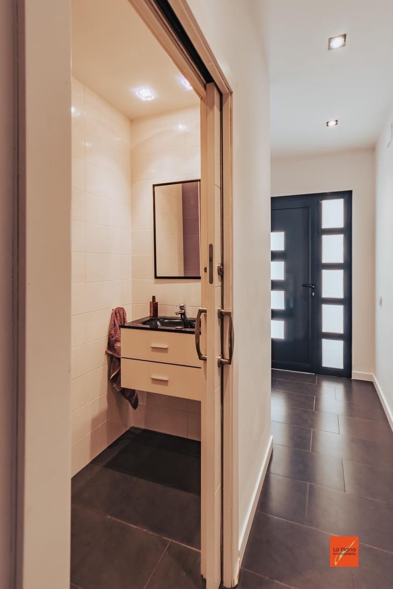 3 soveværelse Rækkehus til salg i Tortosa med garage - € 310.000 (Ref: 8247612)