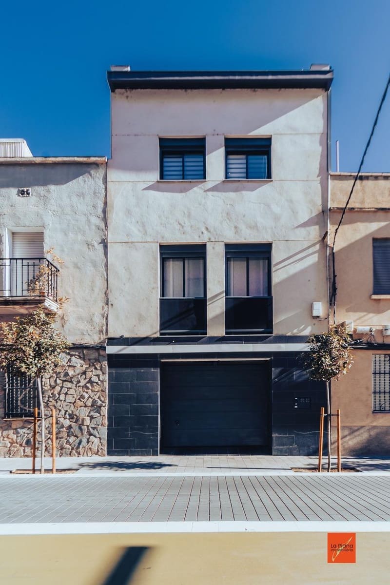 3 soveværelse Rækkehus til salg i Tortosa med garage - € 310.000 (Ref: 8247612)