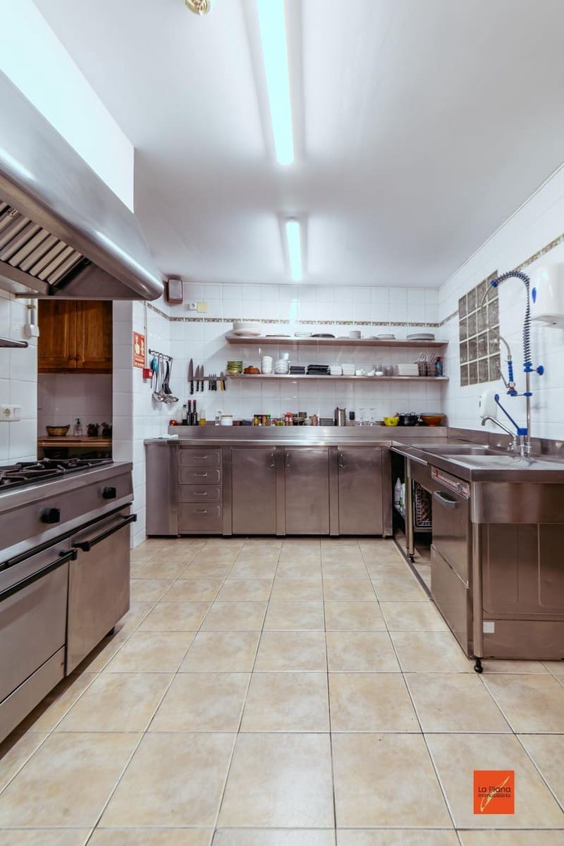 13 soveværelse Hotel til salg i Masdenverge med swimmingpool - € 589.000 (Ref: 8263299)