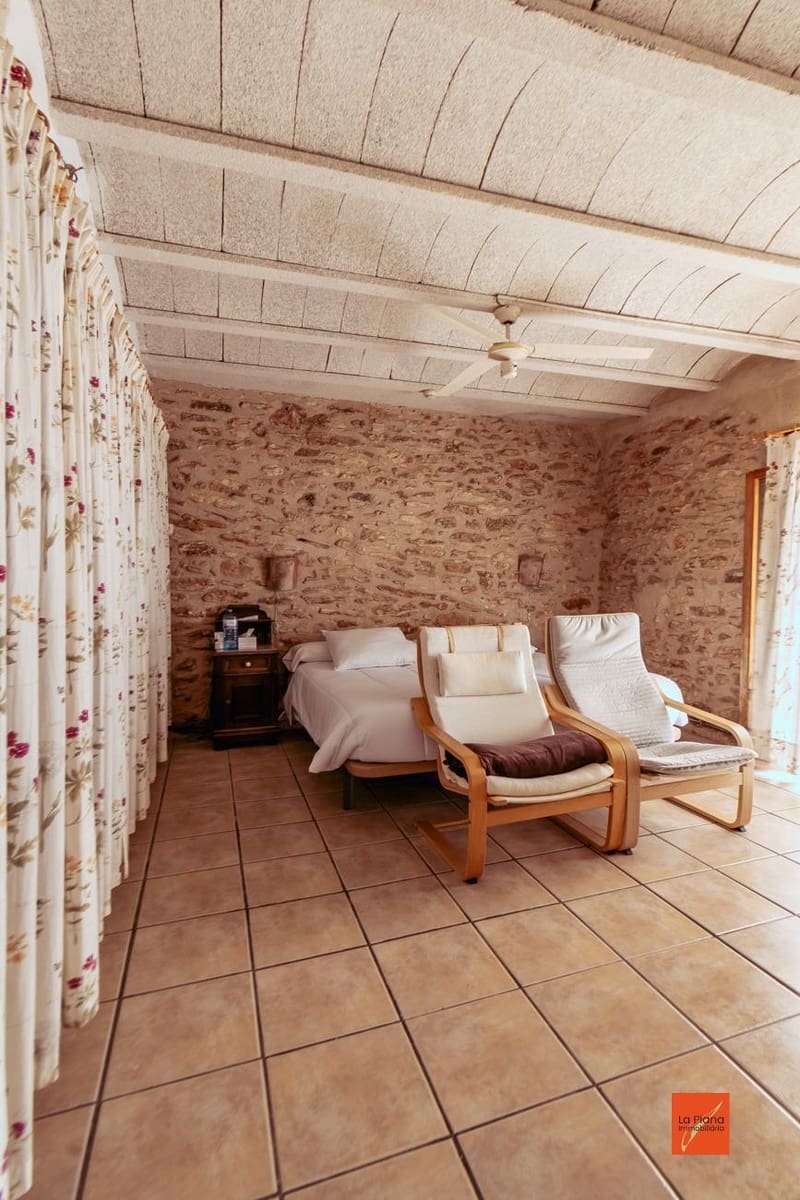 13 soveværelse Hotel til salg i Masdenverge med swimmingpool - € 589.000 (Ref: 8263299)