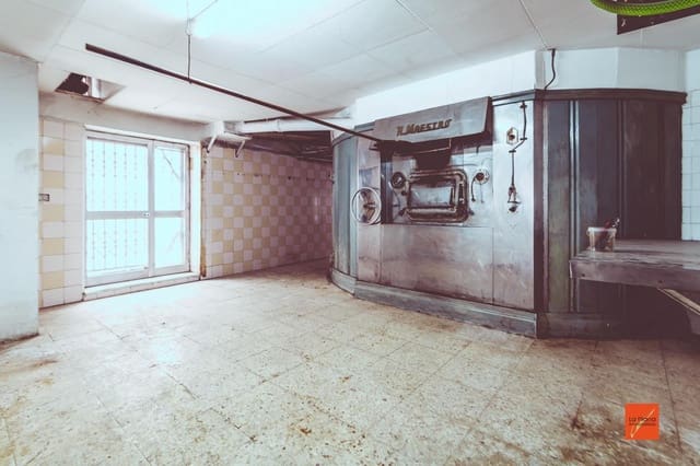 6 bedroom Business for sale in Santa Bàrbara - € 115,000 (Ref: 8430479)