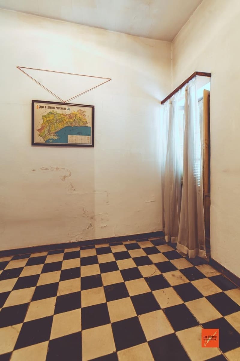 6 bedroom Business for sale in Santa Barbara - € 115,000 (Ref: 8430479)