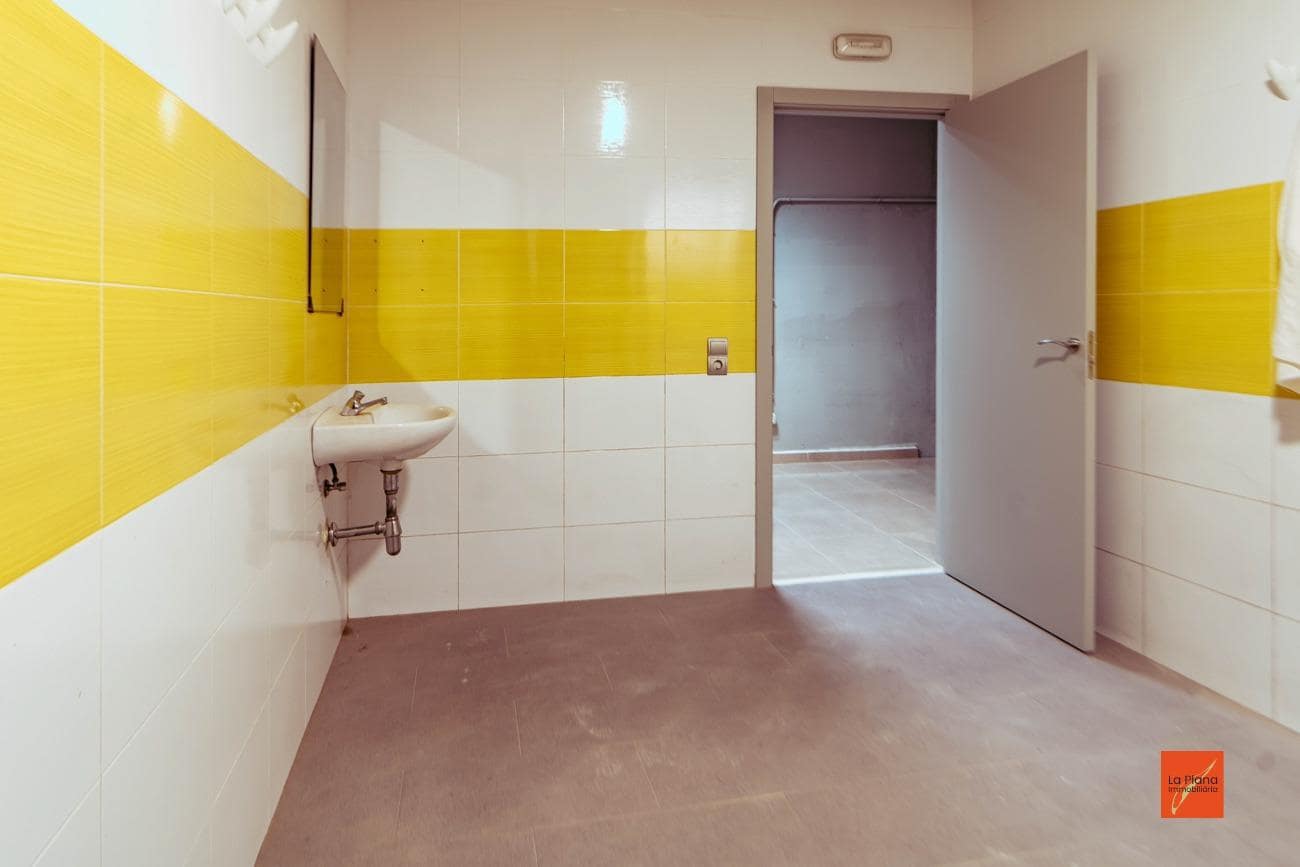 Erhverv til leje i Santa Barbara - € 350 (Ref: 8493877)