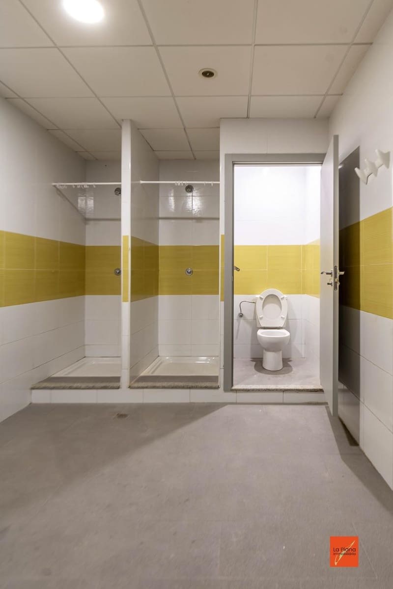 Erhverv til leje i Santa Barbara - € 350 (Ref: 8493877)