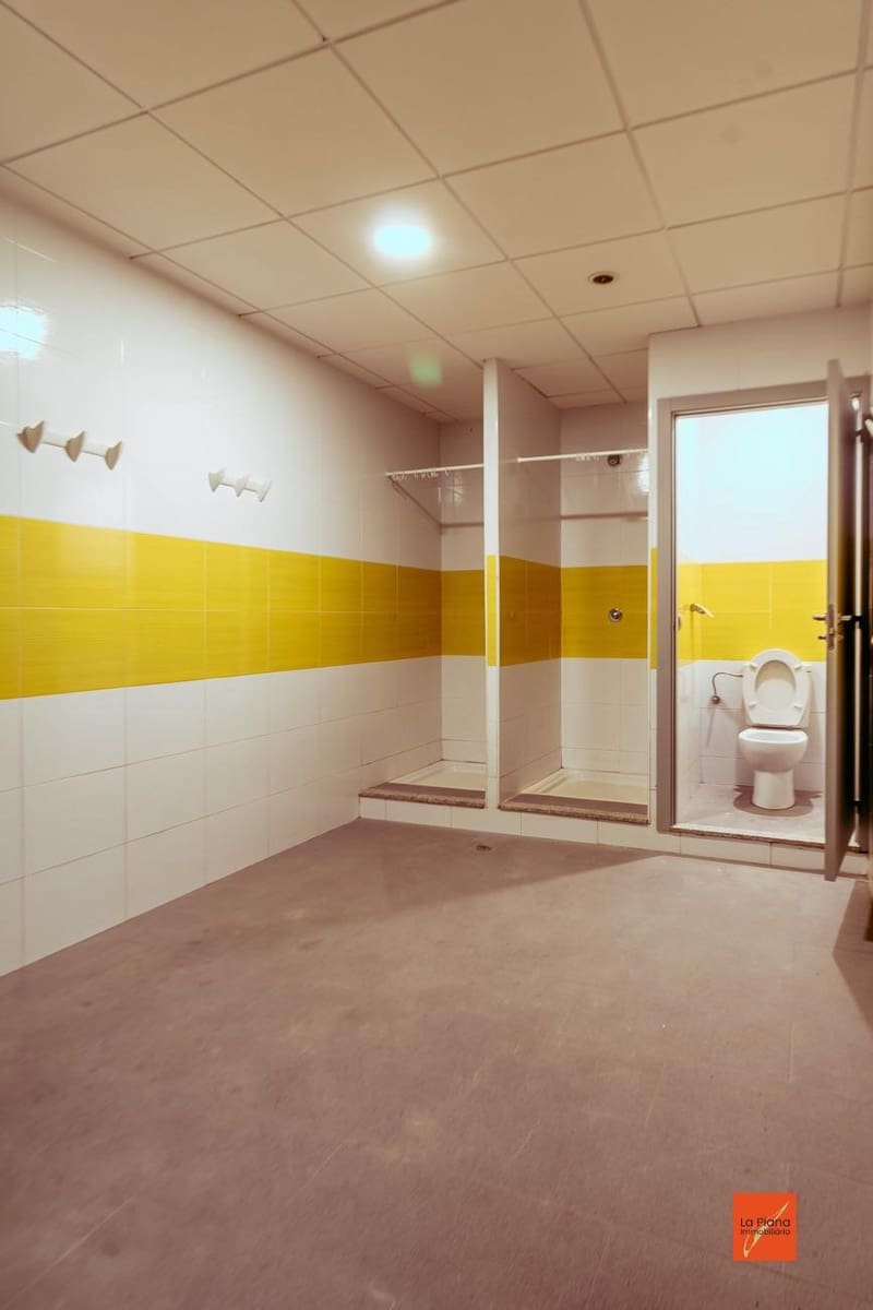 Erhverv til leje i Santa Barbara - € 350 (Ref: 8493877)