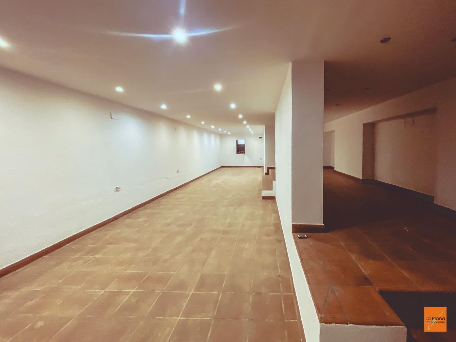 6 bedroom Villa for sale in La Senia with pool garage - € 389,000 (Ref: 8615183)