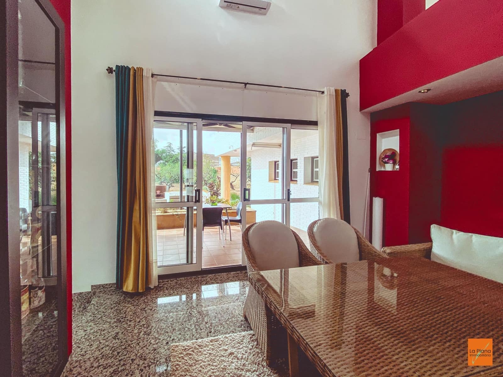 6 bedroom Villa for sale in La Senia with pool garage - € 389,000 (Ref: 8615183)