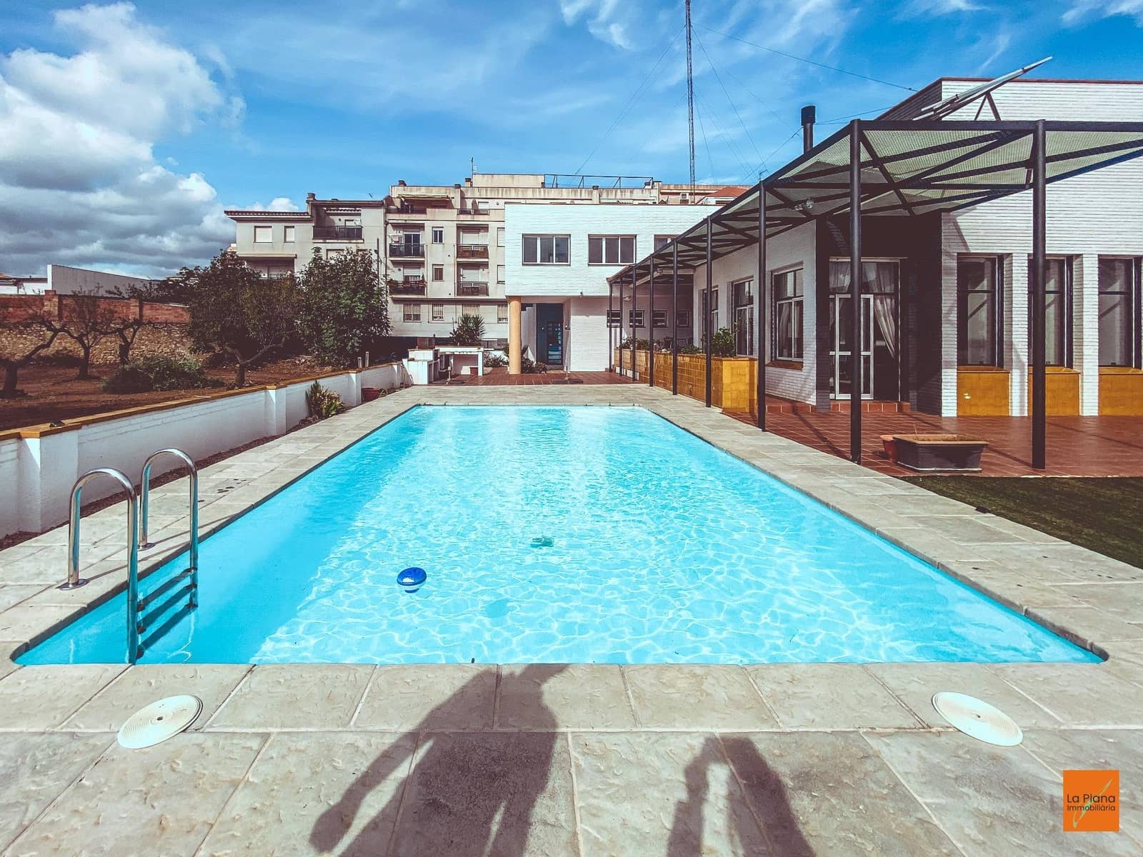 6 bedroom Villa for sale in La Senia with pool garage - € 389,000 (Ref: 8615183)