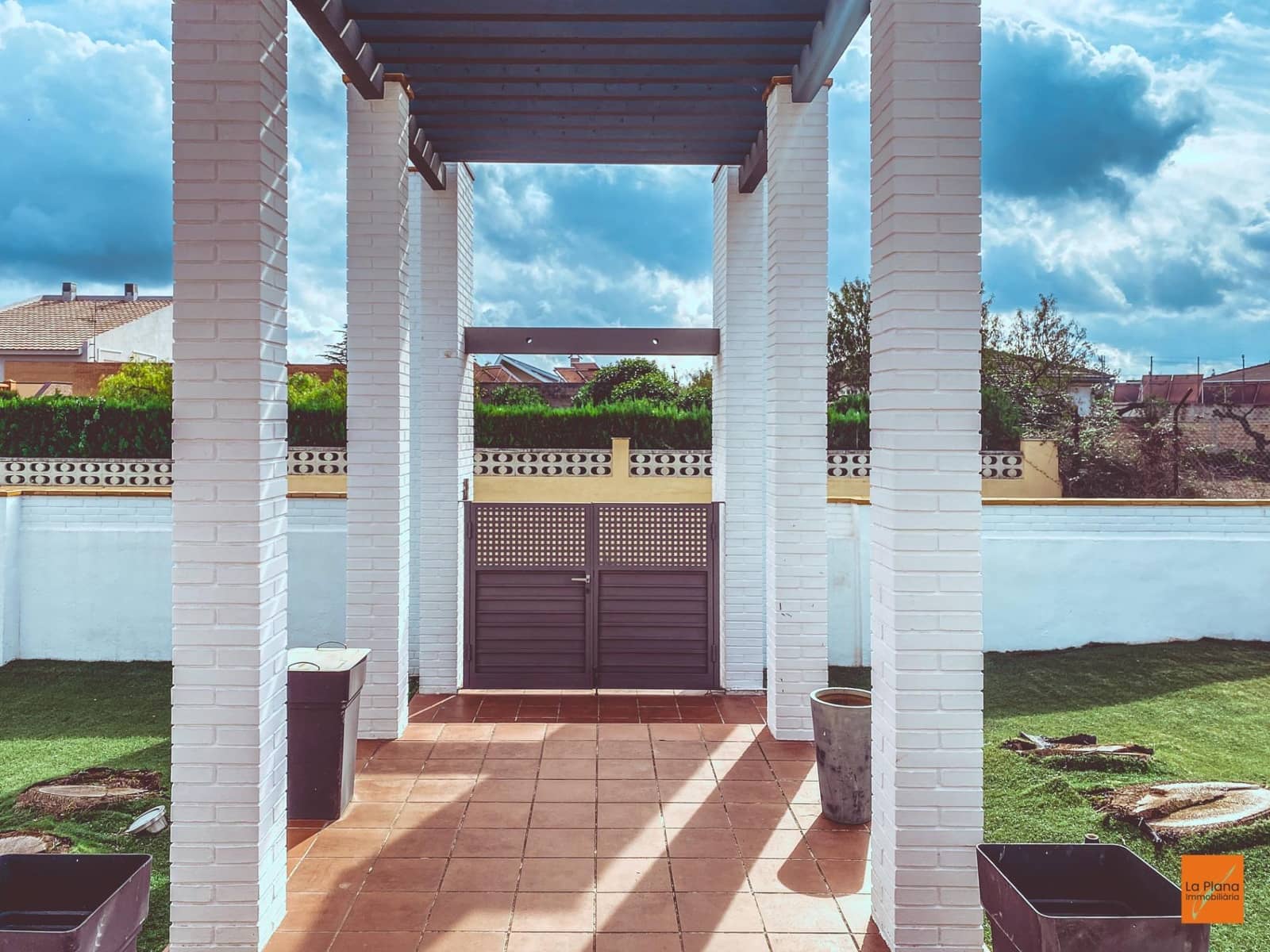 6 bedroom Villa for sale in La Senia with pool garage - € 389,000 (Ref: 8615183)