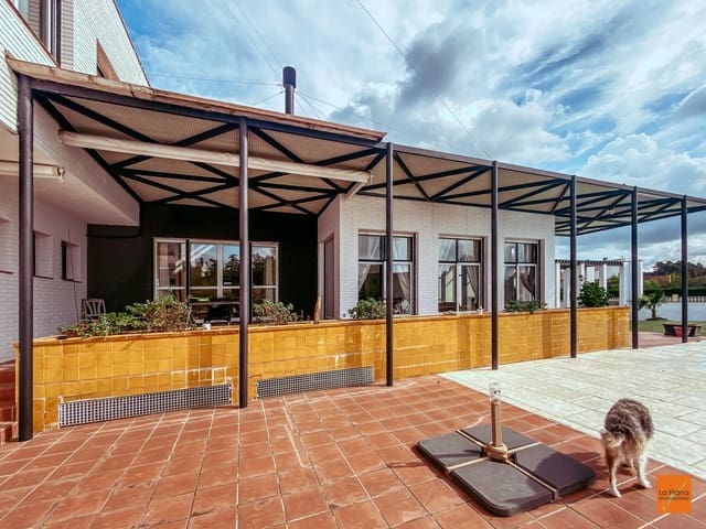 6 soverom Villa til salgs i La Sénia med svømmebasseng garasje - € 389 000 (Ref: 8615183)