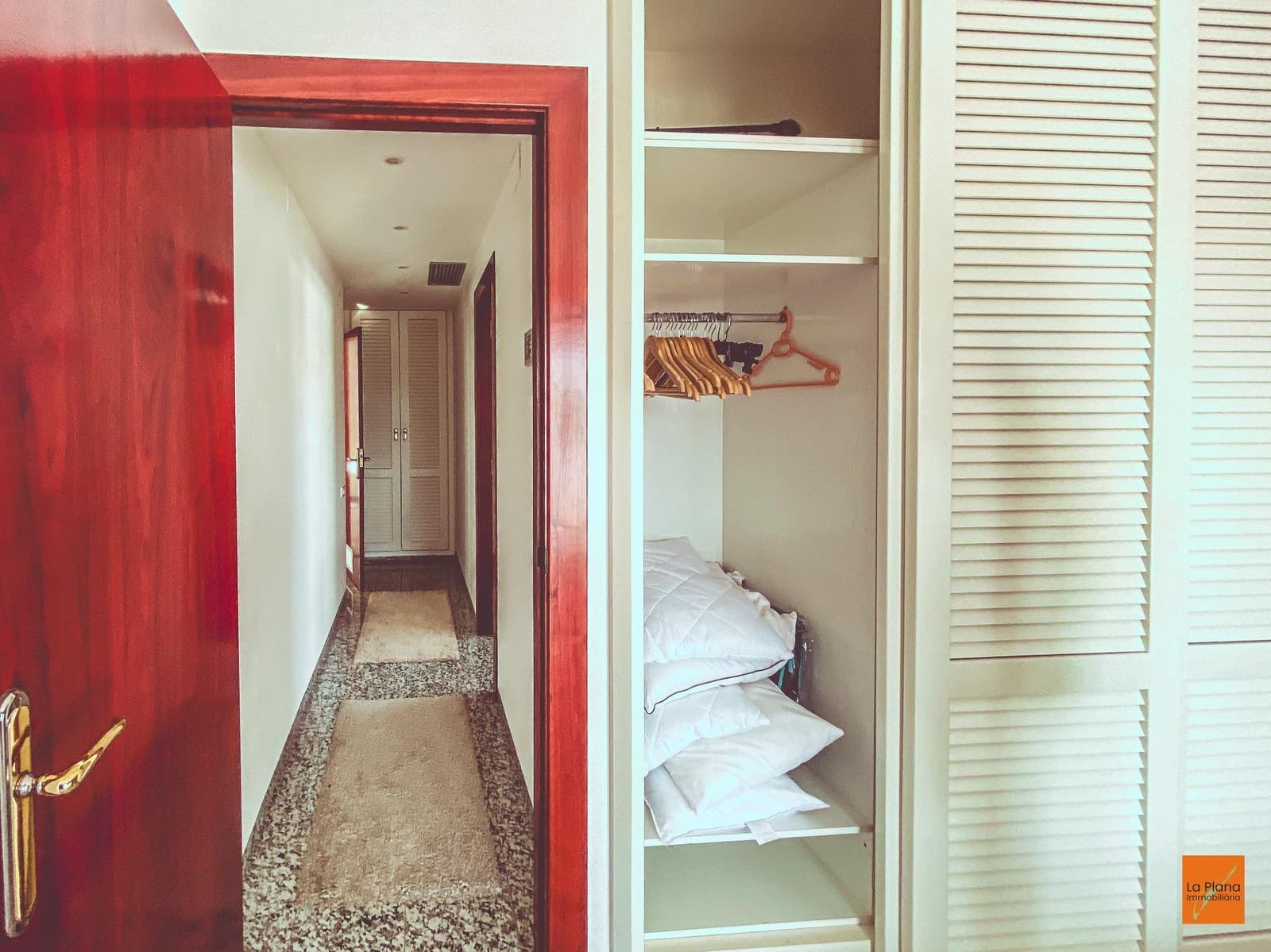 6 bedroom Villa for sale in La Senia with pool garage - € 389,000 (Ref: 8615183)