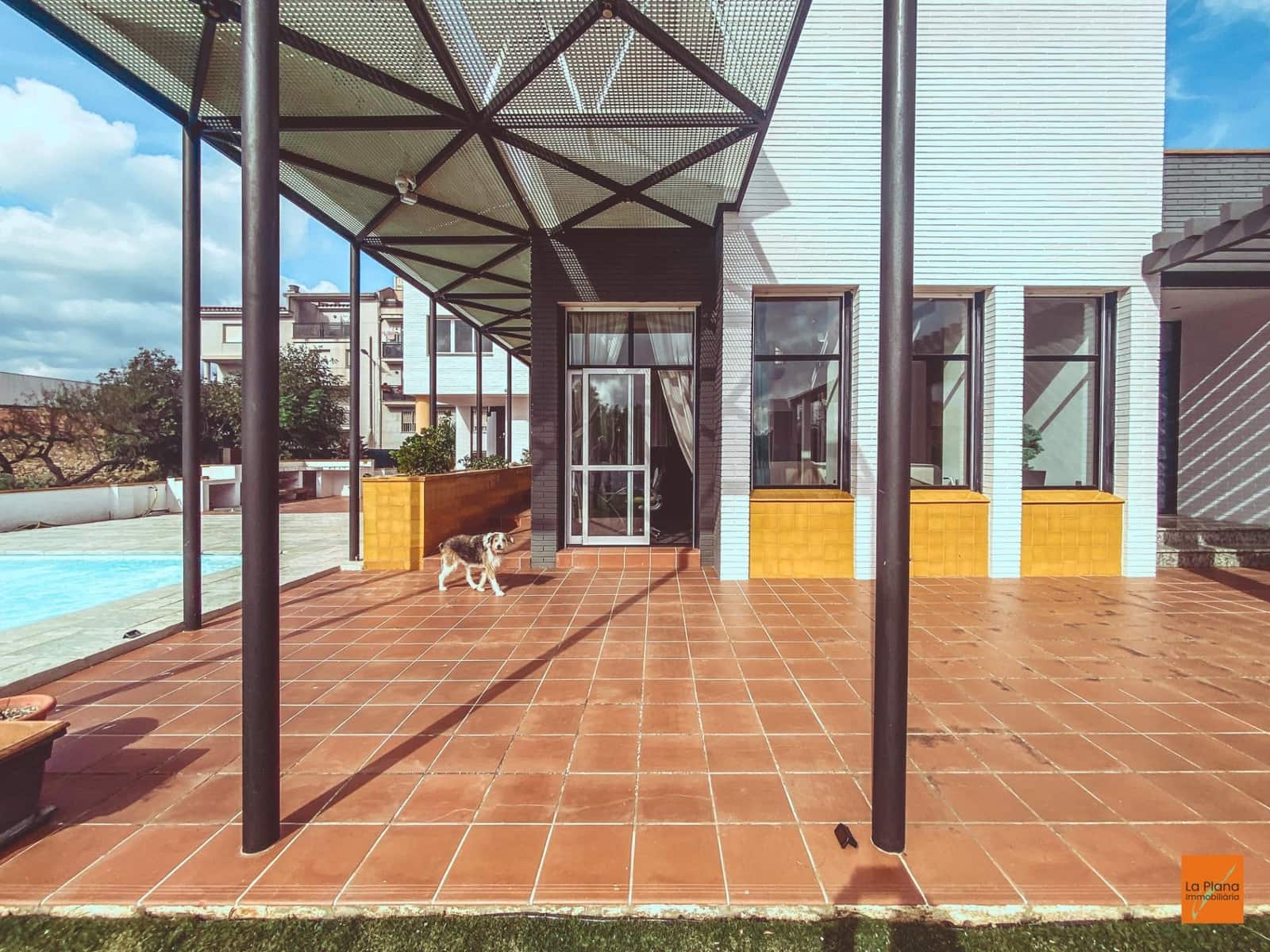 6 bedroom Villa for sale in La Senia with pool garage - € 389,000 (Ref: 8615183)