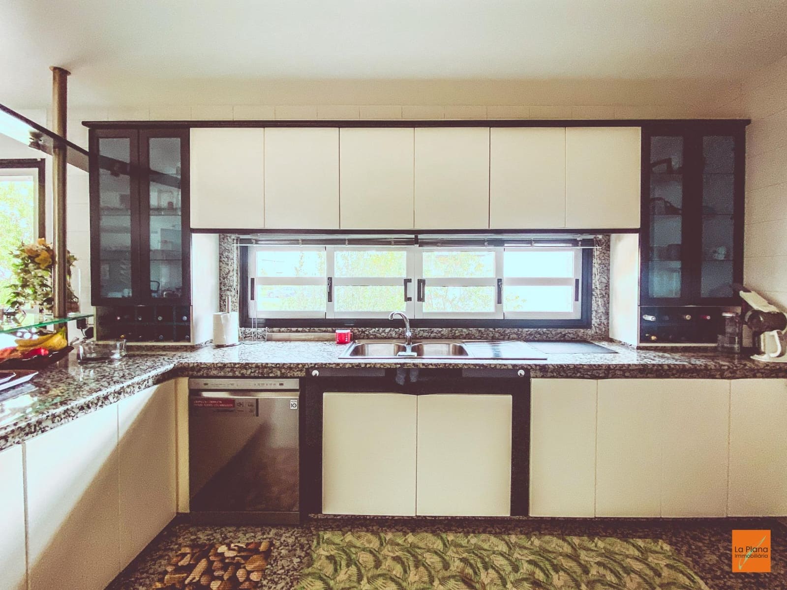 6 bedroom Villa for sale in La Senia with pool garage - € 389,000 (Ref: 8615183)