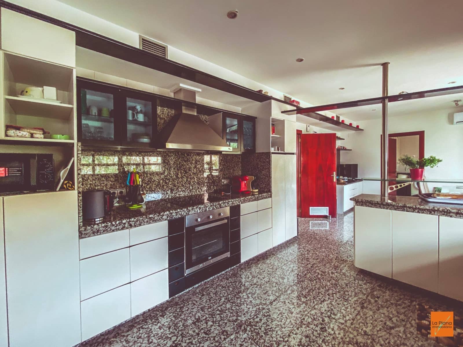 6 bedroom Villa for sale in La Senia with pool garage - € 389,000 (Ref: 8615183)