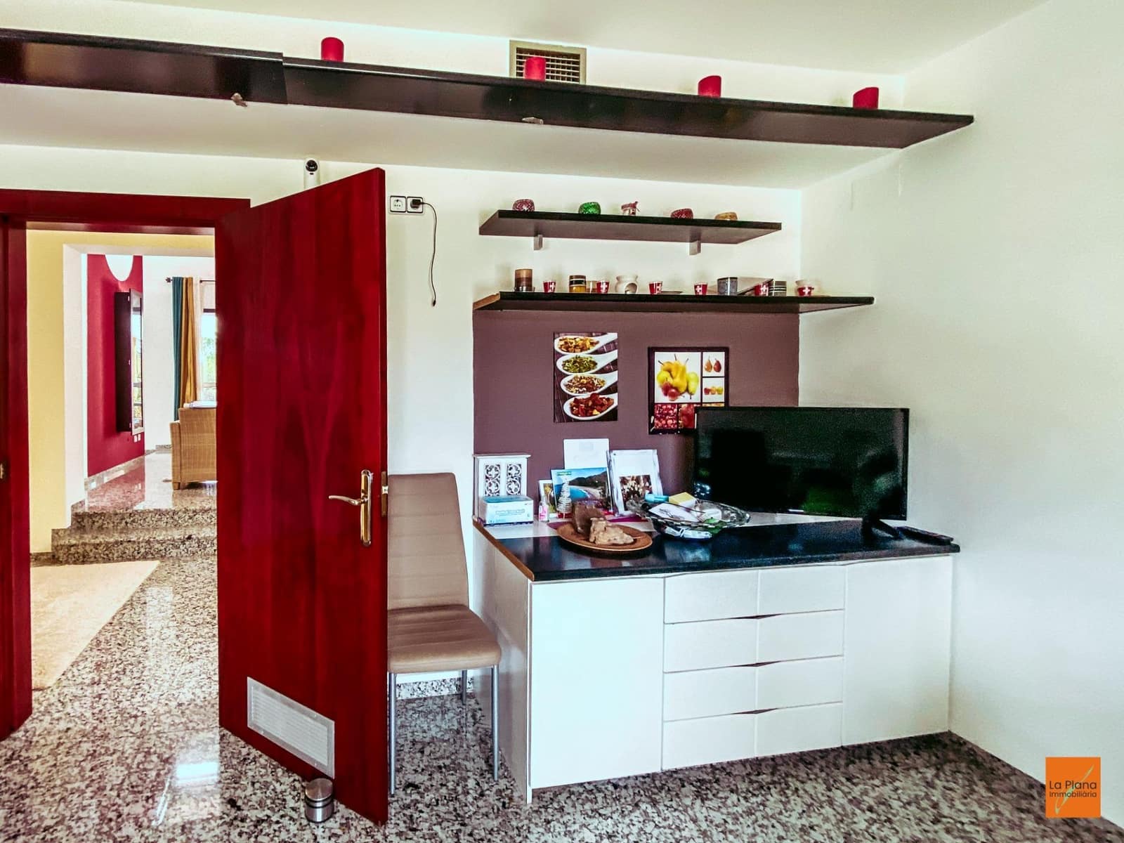 6 bedroom Villa for sale in La Senia with pool garage - € 389,000 (Ref: 8615183)