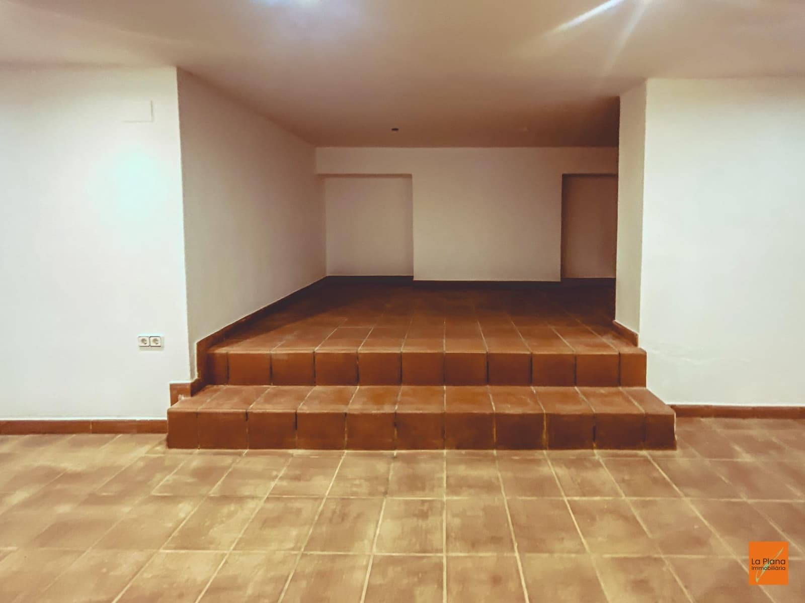 6 bedroom Villa for sale in La Senia with pool garage - € 389,000 (Ref: 8615183)