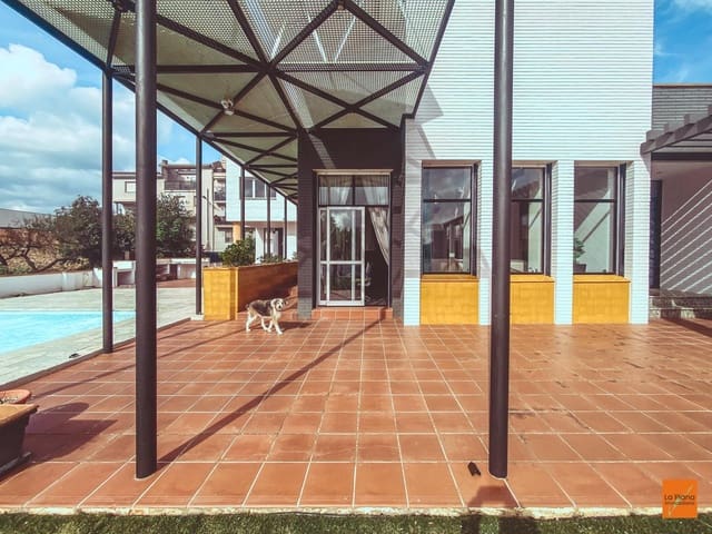 6 soverom Villa til salgs i La Sénia med svømmebasseng garasje - € 389 000 (Ref: 8615183)