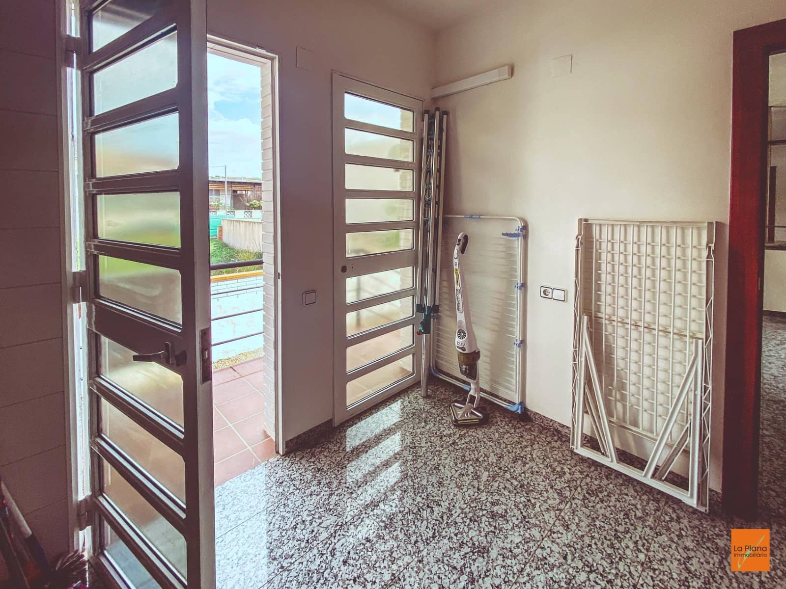 6 bedroom Villa for sale in La Senia with pool garage - € 389,000 (Ref: 8615183)