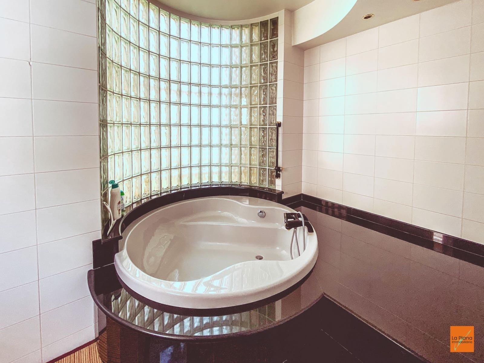 6 bedroom Villa for sale in La Senia with pool garage - € 389,000 (Ref: 8615183)