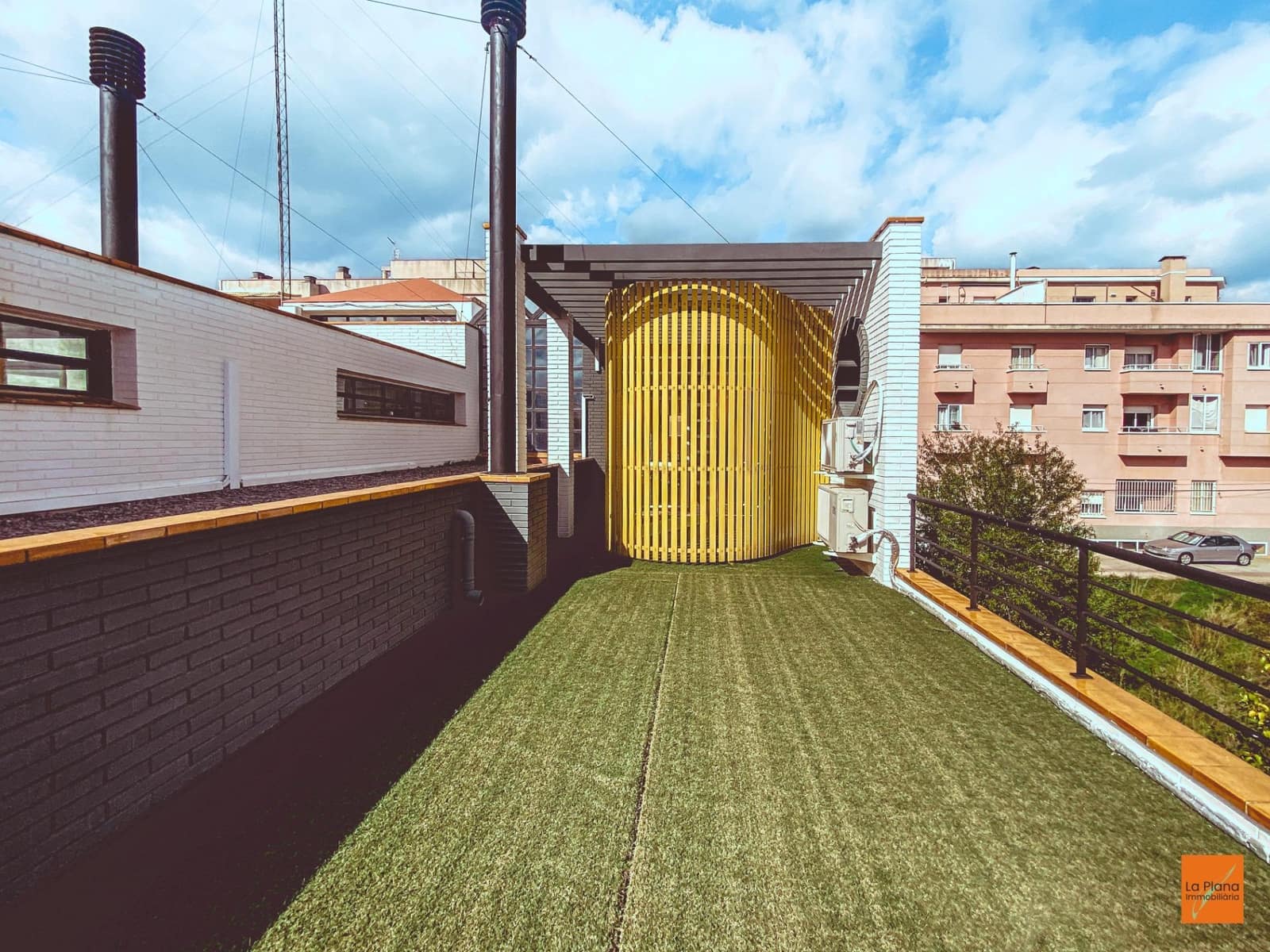 6 bedroom Villa for sale in La Senia with pool garage - € 389,000 (Ref: 8615183)