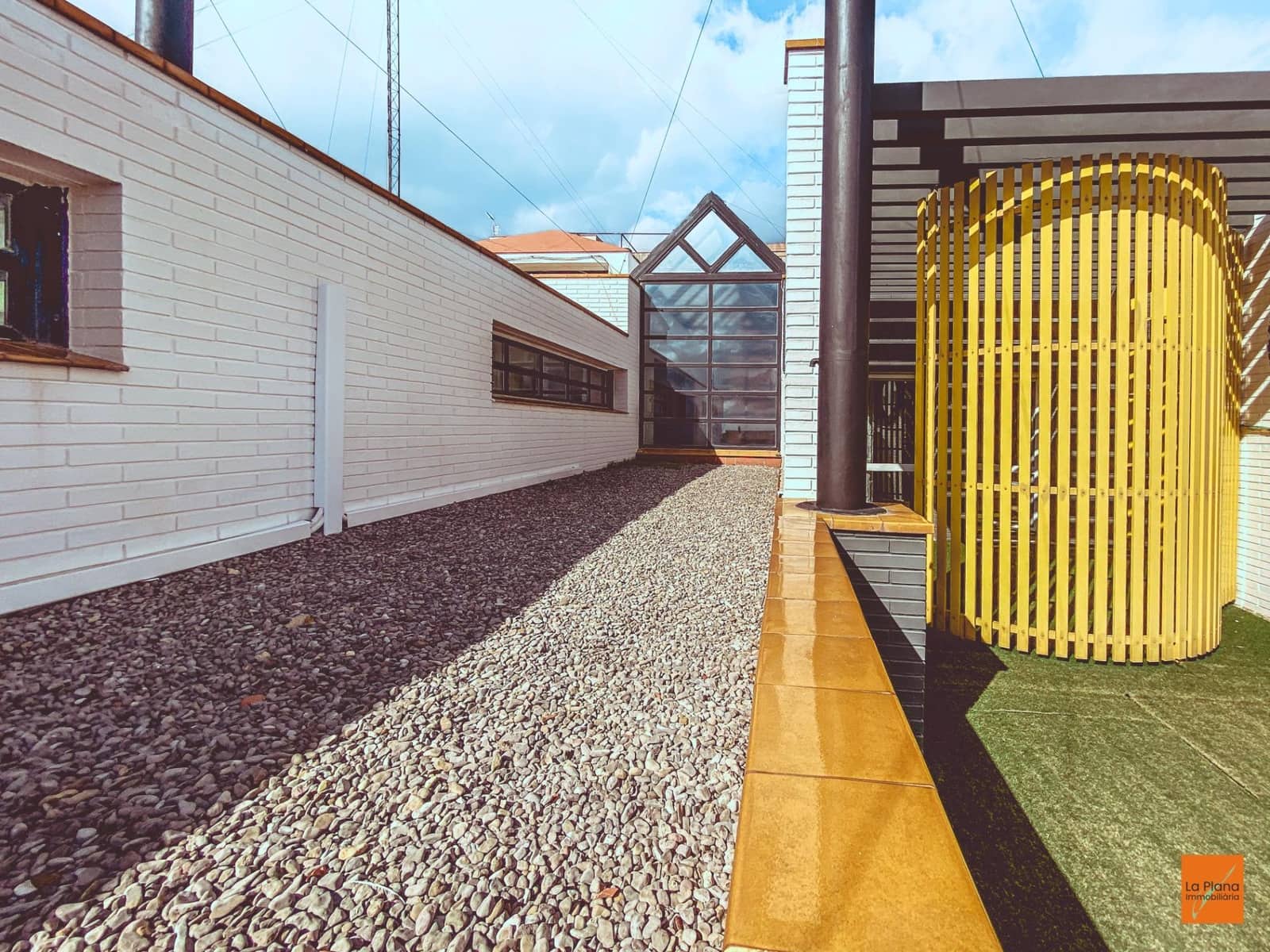 6 bedroom Villa for sale in La Senia with pool garage - € 389,000 (Ref: 8615183)