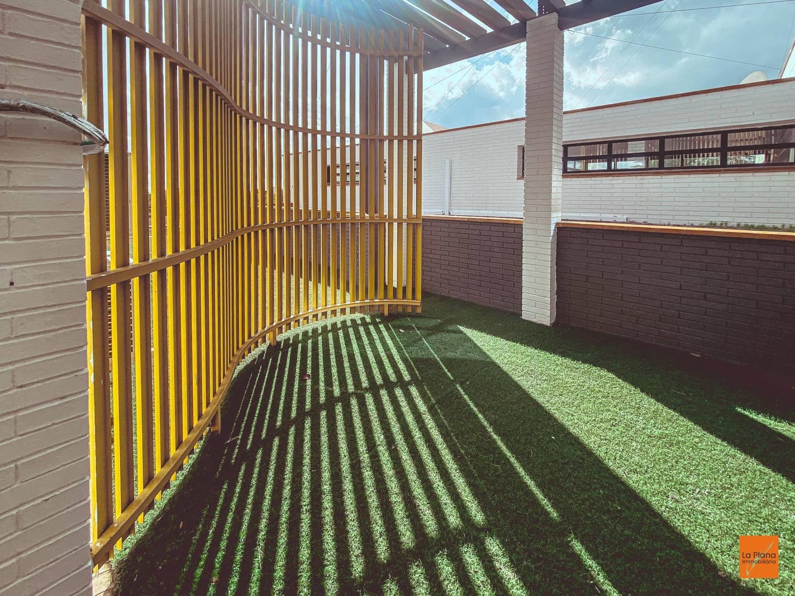 6 bedroom Villa for sale in La Senia with pool garage - € 389,000 (Ref: 8615183)