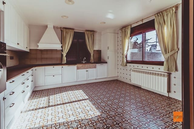 4 bedroom Villa for sale in Santa Bàrbara with pool - € 435,000 (Ref: 8786800)