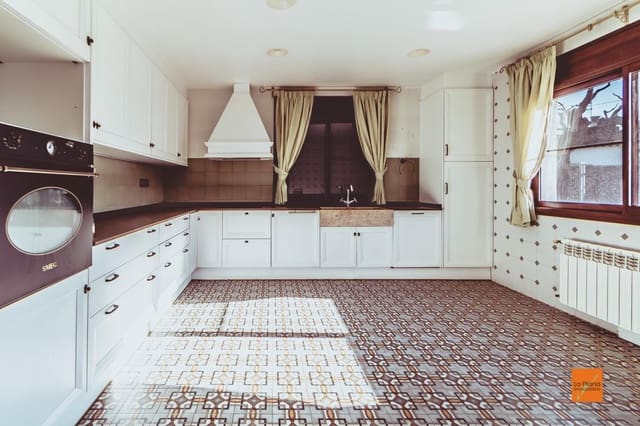 4 bedroom Villa for sale in Santa Bàrbara with pool - € 435,000 (Ref: 8786800)