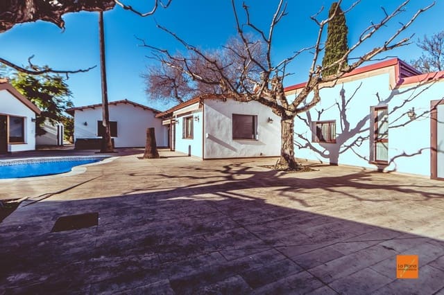 4 bedroom Villa for sale in Santa Bàrbara with pool - € 435,000 (Ref: 8786800)