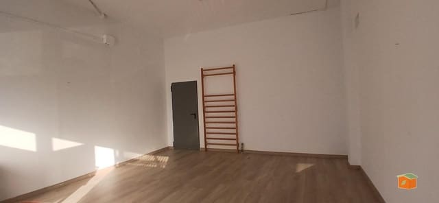 4 bedroom Commercial for sale in Tortosa - € 129,500 (Ref: 9007303)