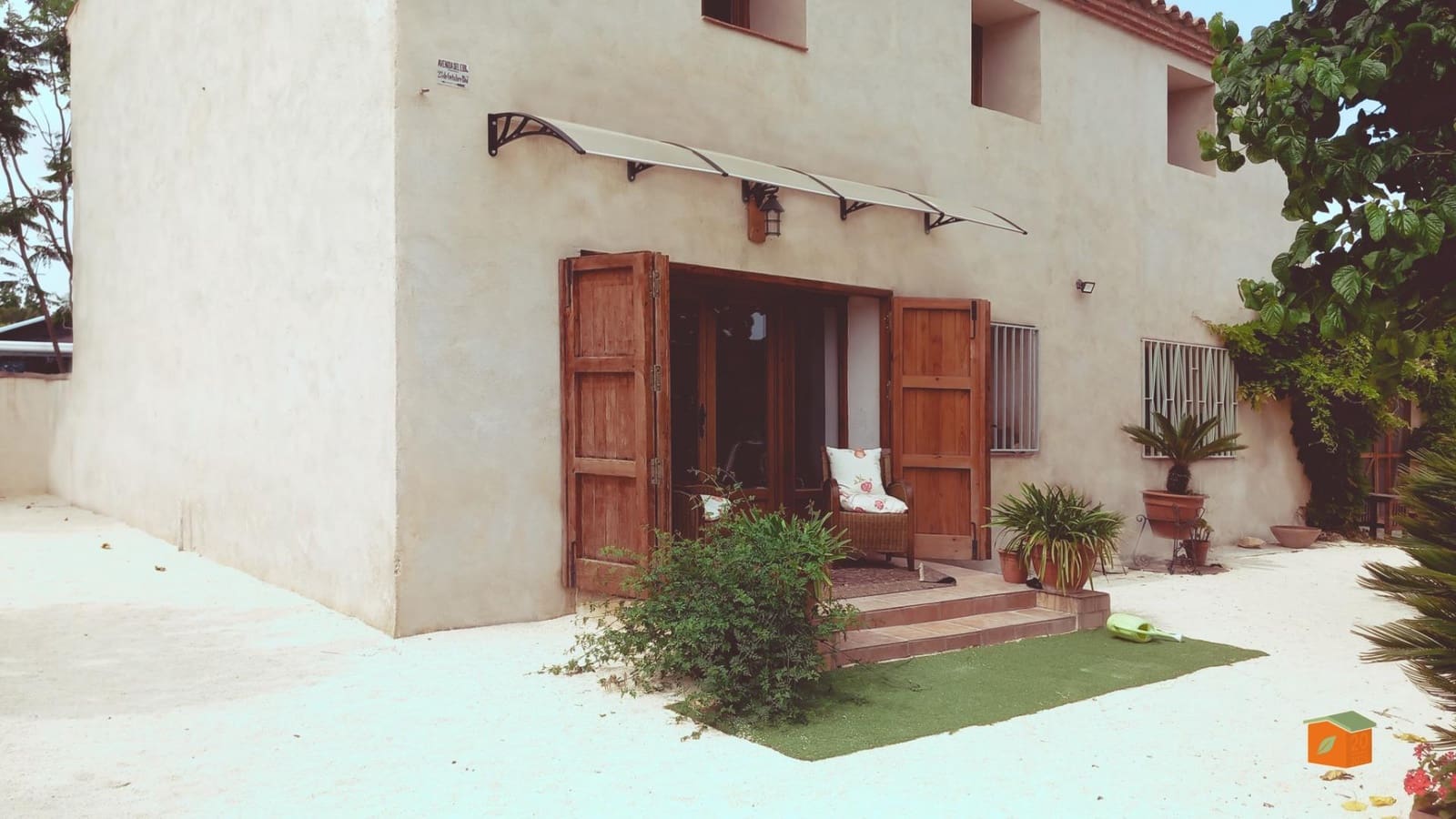 2 soveværelse Villa til salg i Bitem med swimmingpool - € 315.000 (Ref: 9036819)