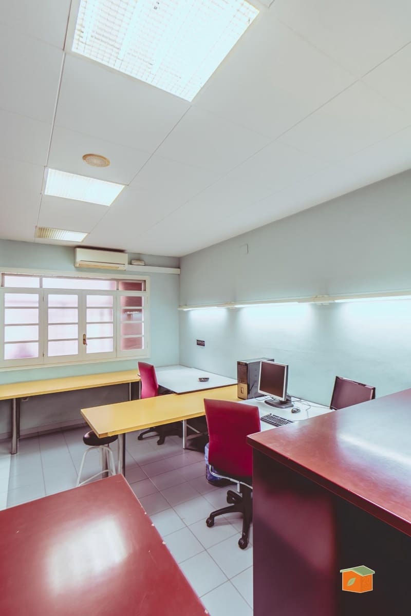 2 slaapkamer Kantoor te huur in Santa Barbara - € 450 (Ref: 9419923)