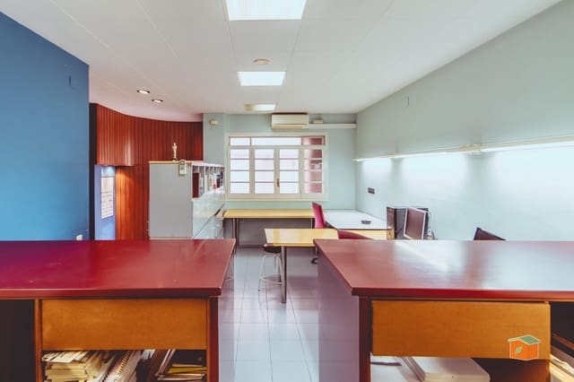 2 soveværelse Kontor til leje i Santa Bàrbara - € 450 (Ref: 9419923)