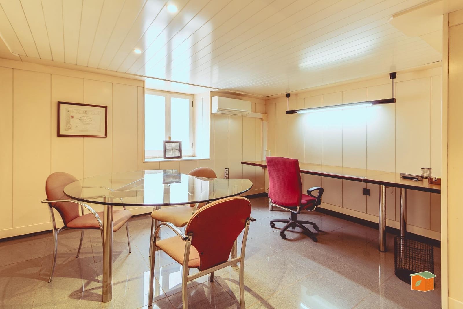 2 slaapkamer Kantoor te huur in Santa Barbara - € 450 (Ref: 9419923)