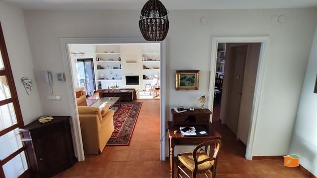 Chalet de 4 habitaciones en Alcanar en venta con piscina garaje - 425.000 € (Ref: 9497544)