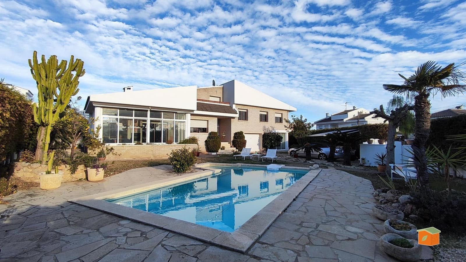 Chalet de 4 habitaciones en Alcanar en venta con piscina garaje - 425.000 € (Ref: 9497544)