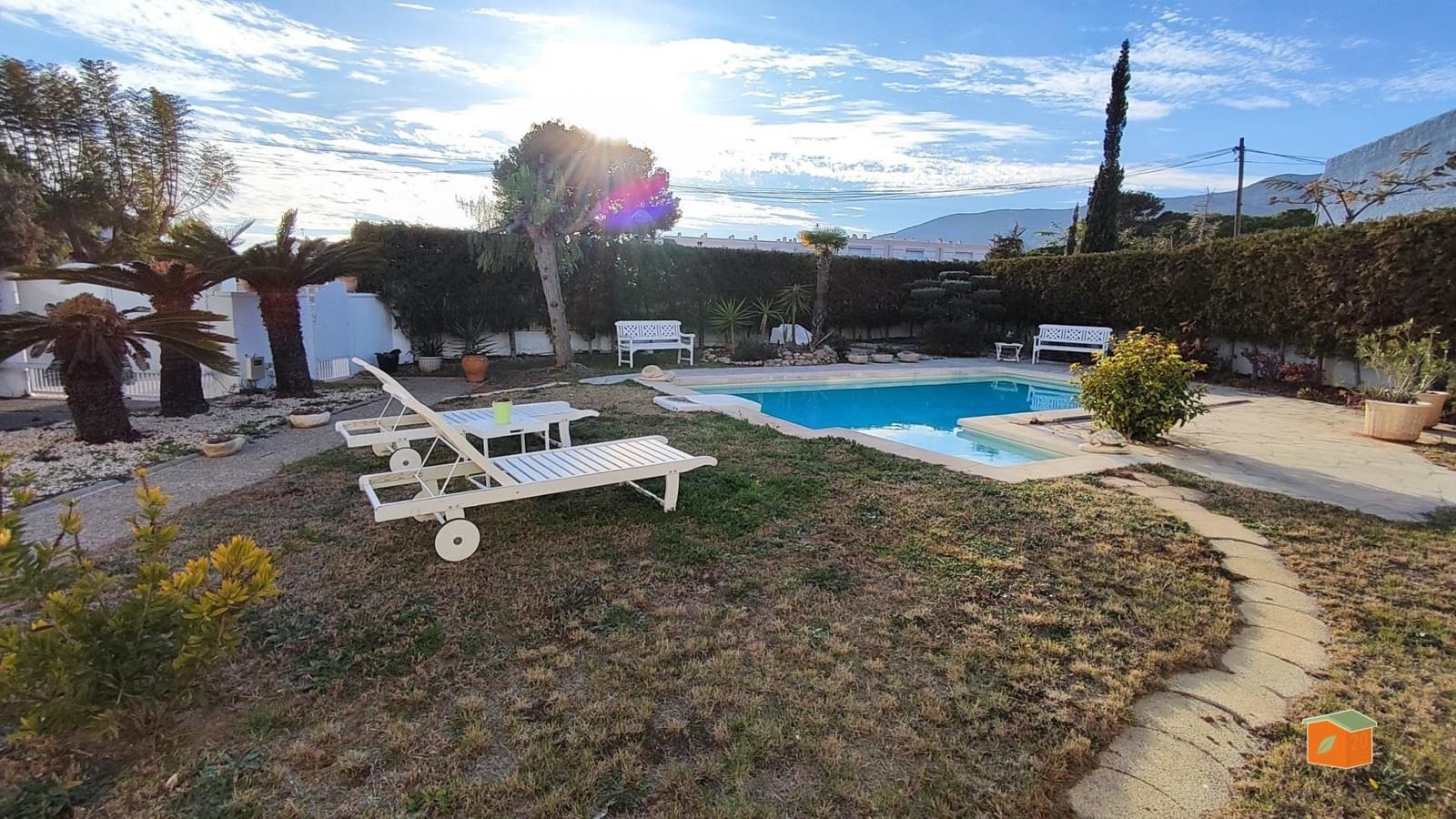 Chalet de 4 habitaciones en Alcanar en venta con piscina garaje - 425.000 € (Ref: 9497544)