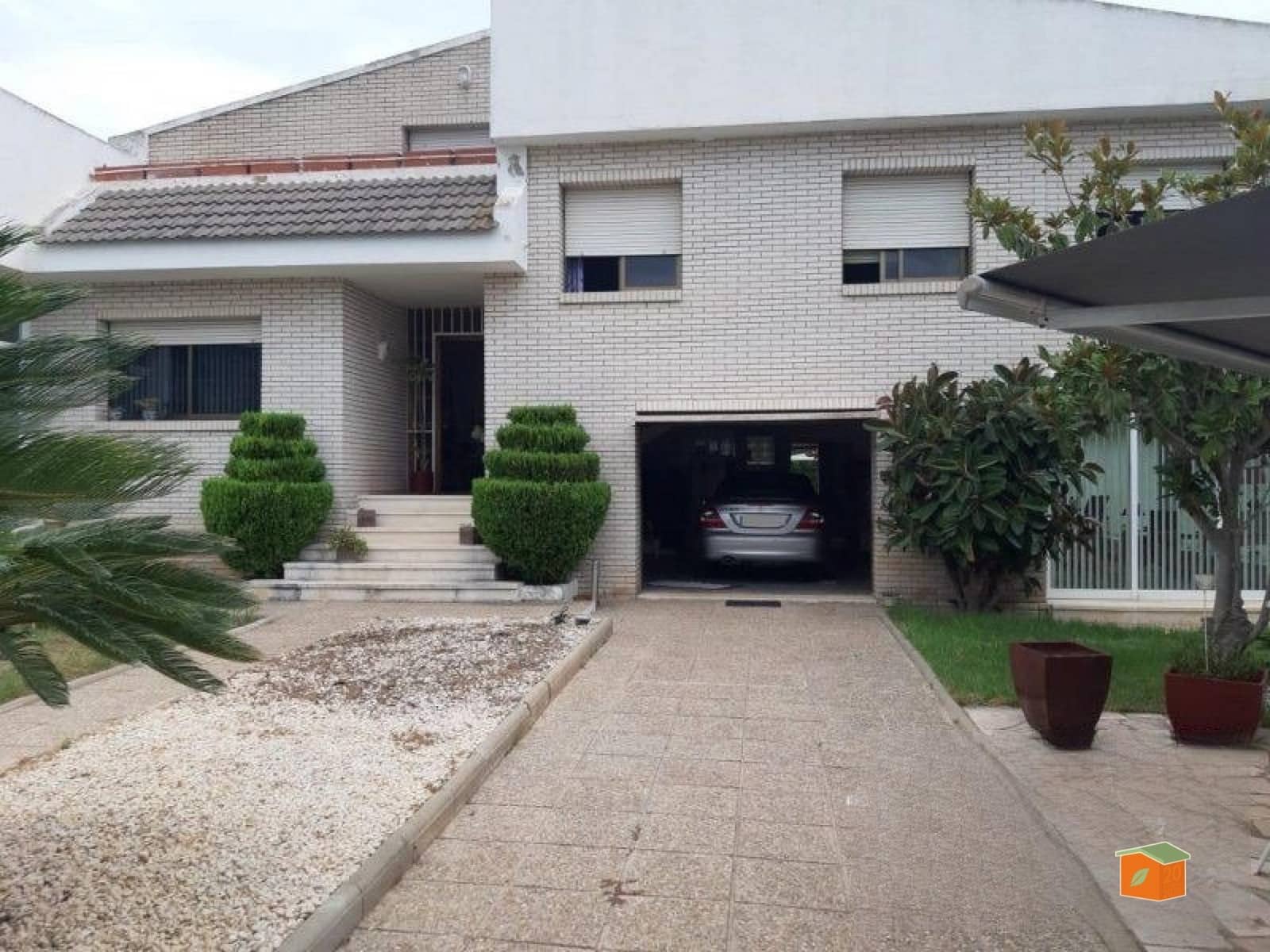 Chalet de 4 habitaciones en Alcanar en venta con piscina garaje - 425.000 € (Ref: 9497544)