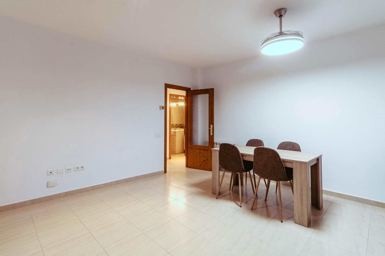 Appartement de 4 chambres à louer à Santa Barbara - 250 € (Ref: 9530828)