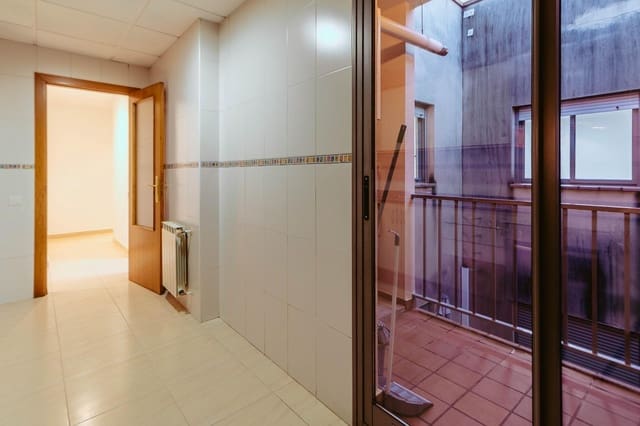 4 soverom Leilighet til leie i Santa Bàrbara - € 250 (Ref: 9530828)