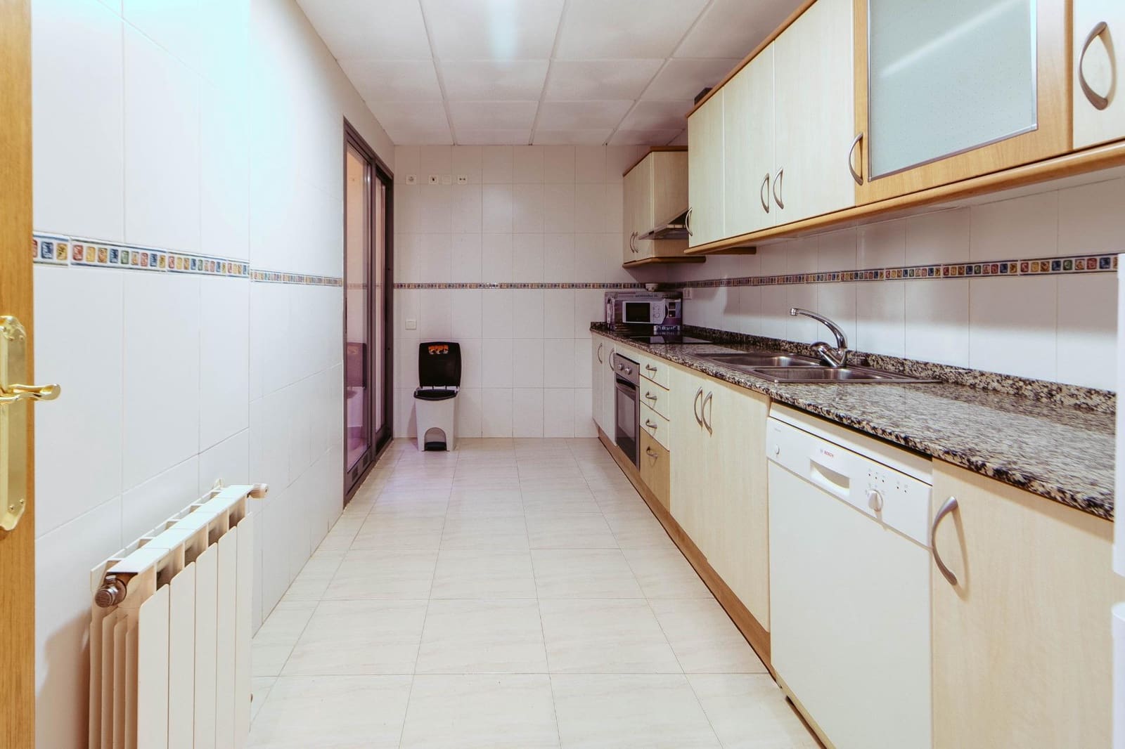 Appartement de 4 chambres à louer à Santa Barbara - 250 € (Ref: 9530828)