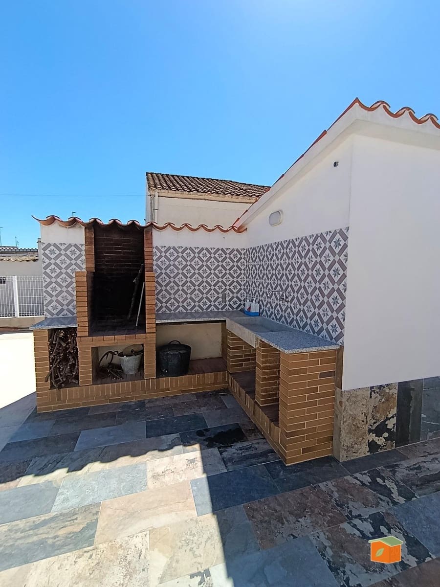 3 bedroom Villa for sale in Deltebre - € 239,000 (Ref: 9571377)